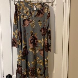 Beautiful 3/4 Sleeve Knee Length Dress with Deep Purple Roses and Pockets